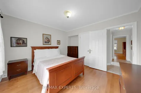 26 Grovedale Avenue Toronto ON M6L 1Y6