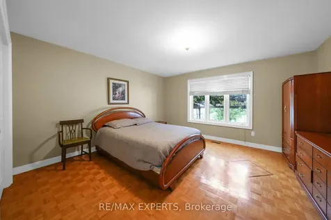 26 Grovedale Avenue Toronto ON M6L 1Y6