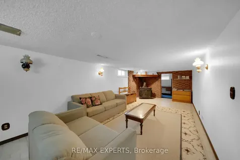 26 Grovedale Avenue Toronto ON M6L 1Y6