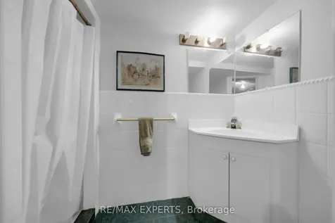 26 Grovedale Avenue Toronto ON M6L 1Y6