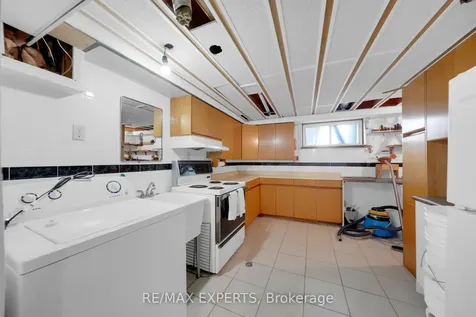 26 Grovedale Avenue Toronto ON M6L 1Y6