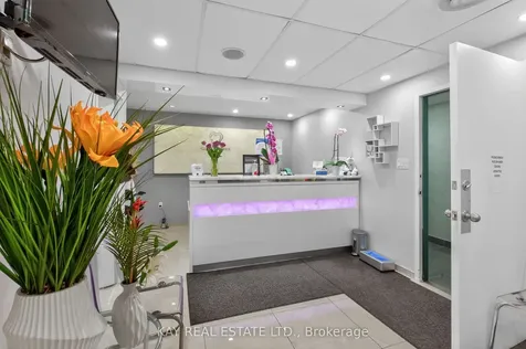 2318 Lake Shore Boulevard W Toronto ON M8V 1B5