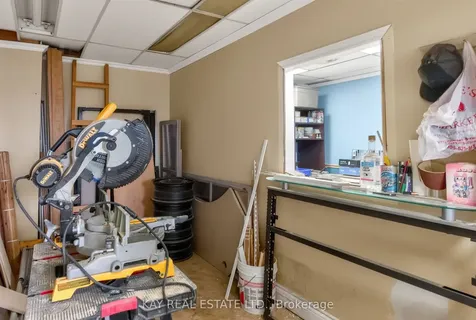 2318 Lake Shore Boulevard W Toronto ON M8V 1B5