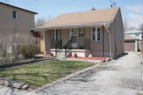 30 Hearst Circle Toronto ON M6M 2T7
