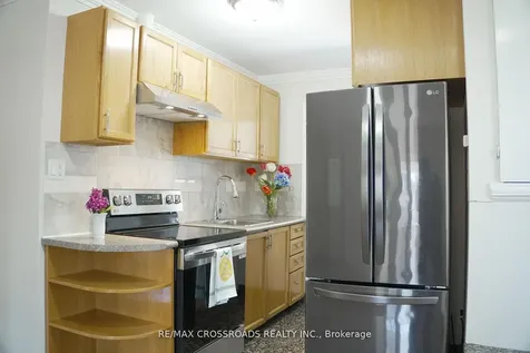 30 Hearst Circle Toronto ON M6M 2T7