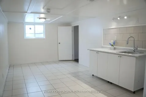 30 Hearst Circle Toronto ON M6M 2T7