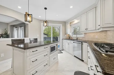 1375 Falgarwood Drive Oakville ON L6H 2P4