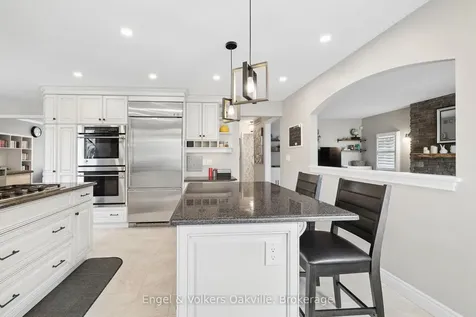 1375 Falgarwood Drive Oakville ON L6H 2P4