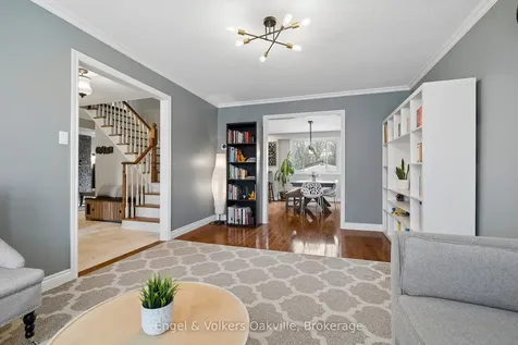 1375 Falgarwood Drive Oakville ON L6H 2P4