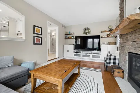 1375 Falgarwood Drive Oakville ON L6H 2P4