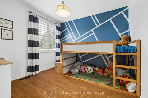 1375 Falgarwood Drive Oakville ON L6H 2P4