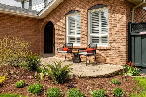 1375 Falgarwood Drive Oakville ON L6H 2P4