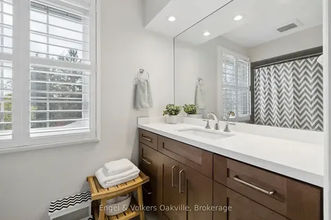 1375 Falgarwood Drive Oakville ON L6H 2P4