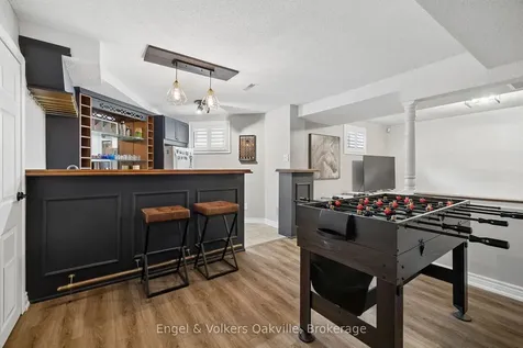 1375 Falgarwood Drive Oakville ON L6H 2P4