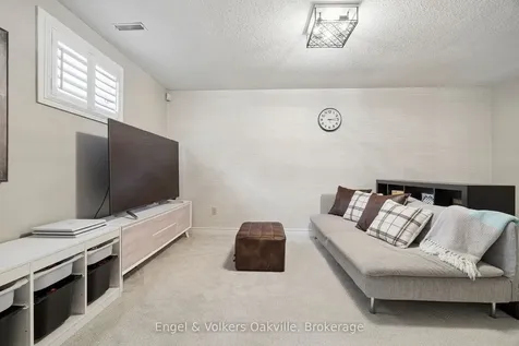 1375 Falgarwood Drive Oakville ON L6H 2P4