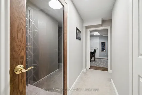 1375 Falgarwood Drive Oakville ON L6H 2P4