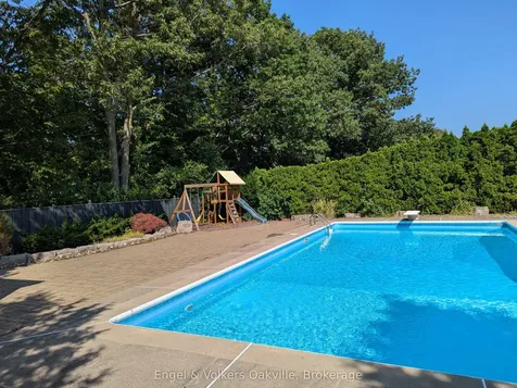 1375 Falgarwood Drive Oakville ON L6H 2P4