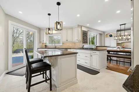 1375 Falgarwood Drive Oakville ON L6H 2P4