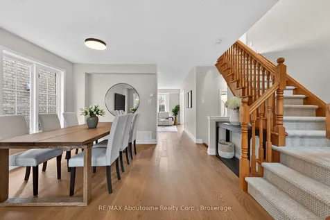 2385 Guildstone Crescent Oakville ON L6M 3Y8