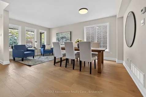 2385 Guildstone Crescent Oakville ON L6M 3Y8
