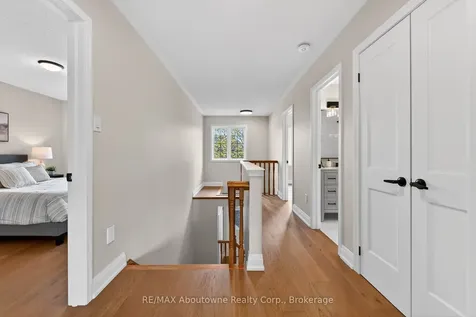 2385 Guildstone Crescent Oakville ON L6M 3Y8