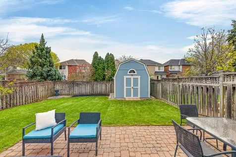 2385 Guildstone Crescent Oakville ON L6M 3Y8