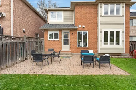 2385 Guildstone Crescent Oakville ON L6M 3Y8