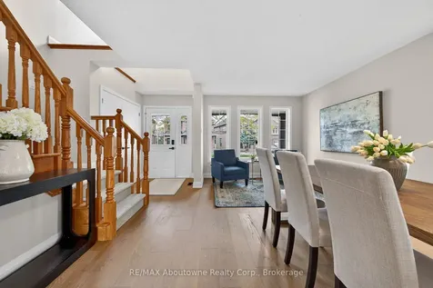2385 Guildstone Crescent Oakville ON L6M 3Y8