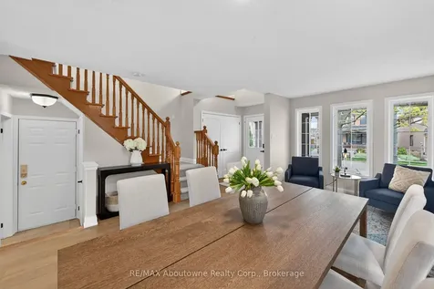 2385 Guildstone Crescent Oakville ON L6M 3Y8