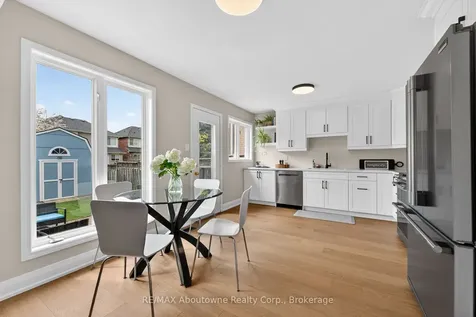 2385 Guildstone Crescent Oakville ON L6M 3Y8