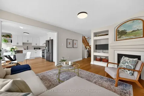 2385 Guildstone Crescent Oakville ON L6M 3Y8