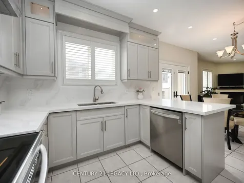 3 Bowsfield Drive Brampton ON L6P 1C8