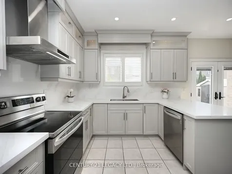 3 Bowsfield Drive Brampton ON L6P 1C8