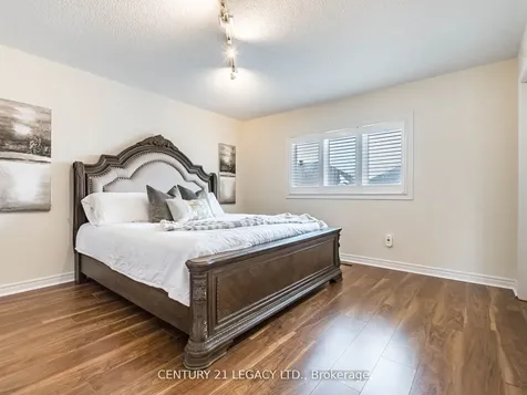 3 Bowsfield Drive Brampton ON L6P 1C8