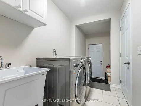 3 Bowsfield Drive Brampton ON L6P 1C8