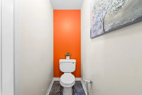 32 Bay Breeze Drive Brampton ON L6R 0M1