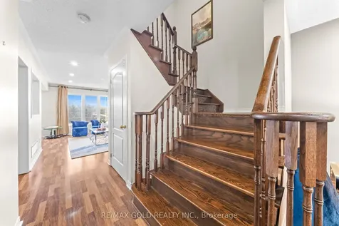 32 Bay Breeze Drive Brampton ON L6R 0M1