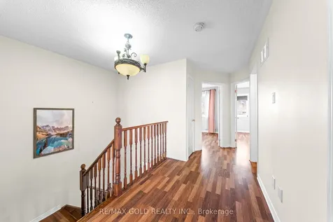 32 Bay Breeze Drive Brampton ON L6R 0M1