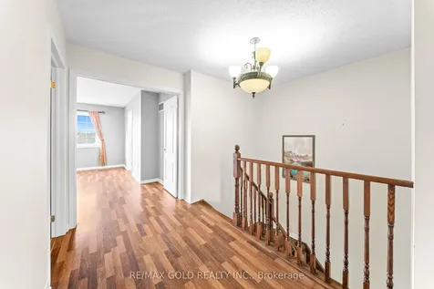 32 Bay Breeze Drive Brampton ON L6R 0M1