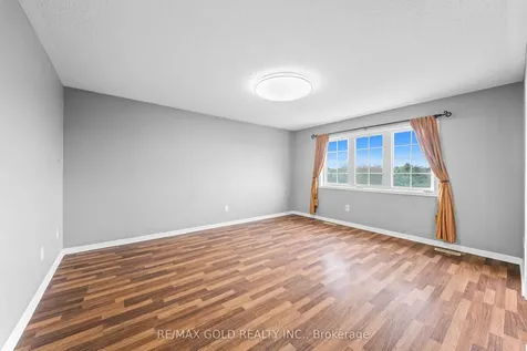32 Bay Breeze Drive Brampton ON L6R 0M1