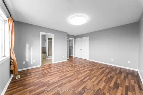 32 Bay Breeze Drive Brampton ON L6R 0M1
