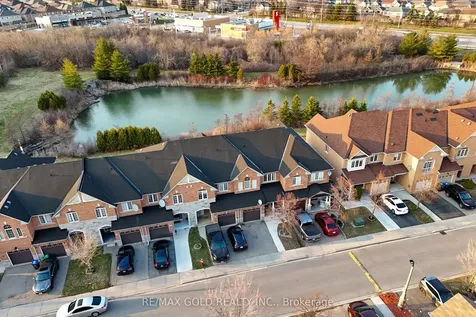 32 Bay Breeze Drive Brampton ON L6R 0M1