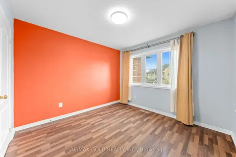 32 Bay Breeze Drive Brampton ON L6R 0M1