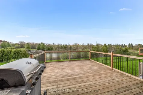 32 Bay Breeze Drive Brampton ON L6R 0M1