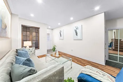 32 Bay Breeze Drive Brampton ON L6R 0M1