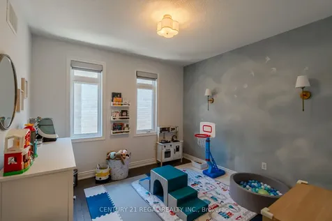 25 Elysian Fields Circle Brampton ON L6Y 6E9