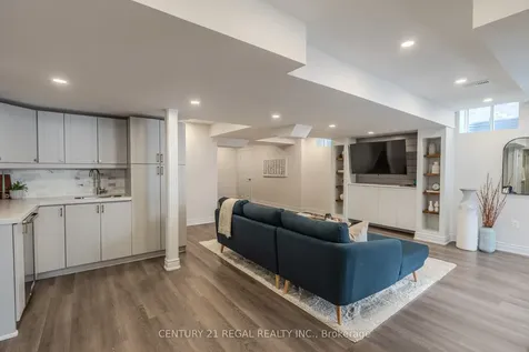 25 Elysian Fields Circle Brampton ON L6Y 6E9