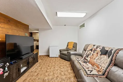 24 Cassander Crescent Brampton ON L6Z 1Z2