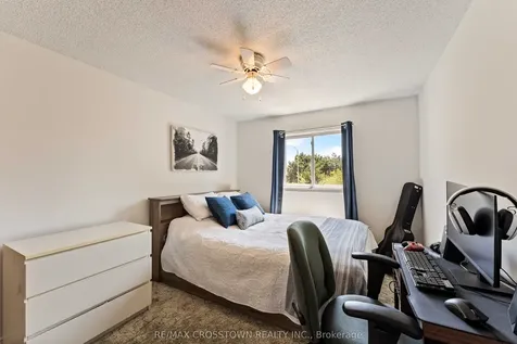 24 Cassander Crescent Brampton ON L6Z 1Z2