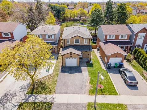 24 Cassander Crescent Brampton ON L6Z 1Z2